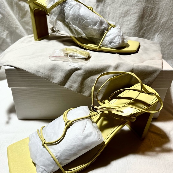 Jonathan Simkhai Niki strapy leather sandals in Chamomile yellow block heel NWT - Picture 5 of 8